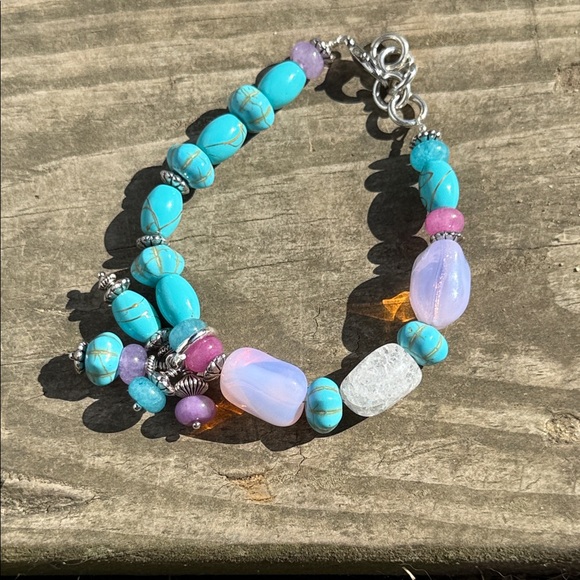 Turquoise and pink Beaded Bracelet - Picture 4 of 6